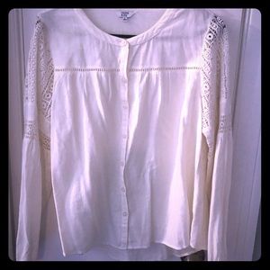 New Crown & Ivy White Linen Crocheted Top Small